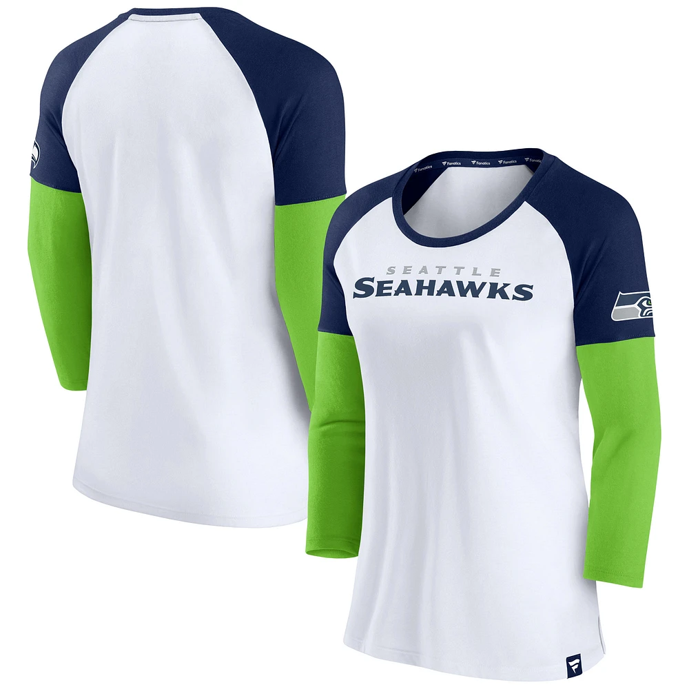 T-shirt emblématique à manches trois-quarts raglan color block des Seattle Seahawks Fanatics blanc/collège bleu marine pour femmes