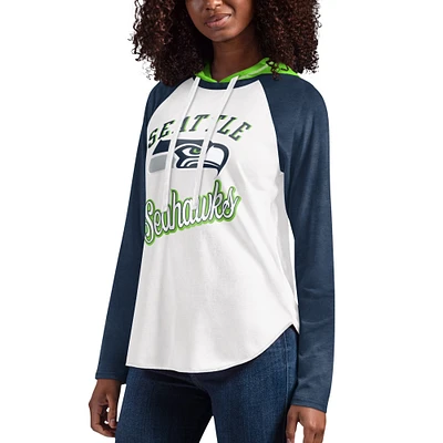 T-shirt blanc à manches longues et capuche G-III 4Her par Carl Banks pour femmes des Seahawks de Seattle MVP Raglan