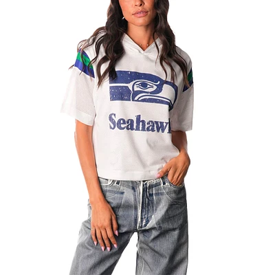 T-shirt à capuche manches courtes en maille blanche Seattle Seahawks The Wild Collective pour femme