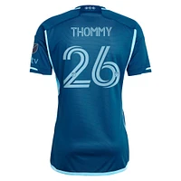 Maillot de joueur adidas Erik Thommy pour hommes, bleu marine, Sporting Kansas City 2024 Diamonds, Our Forever Authentic Player