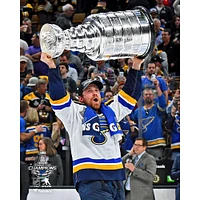 Jaden Schwartz St. Louis Blues Photographie non signée de la Coupe Stanley 2019 Champions Raising Cup