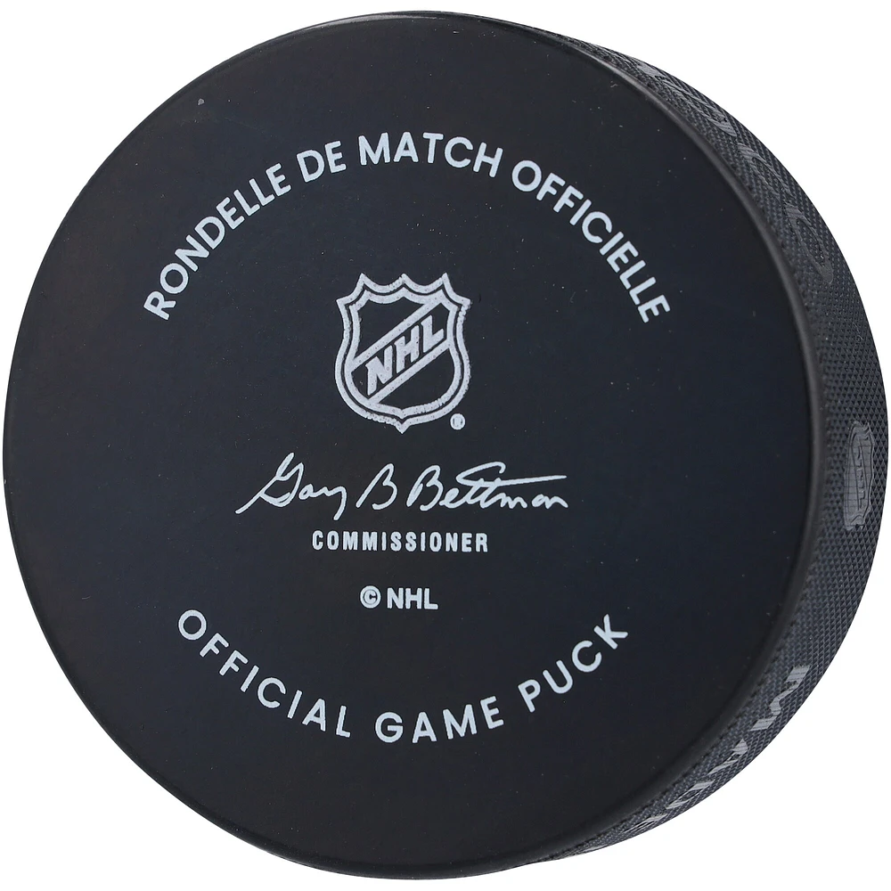 Rondelle de match officielle autographiée par Jordan Kyrou des Blues de St. Louis lors de la Classique hivernale de la LNH 2025
