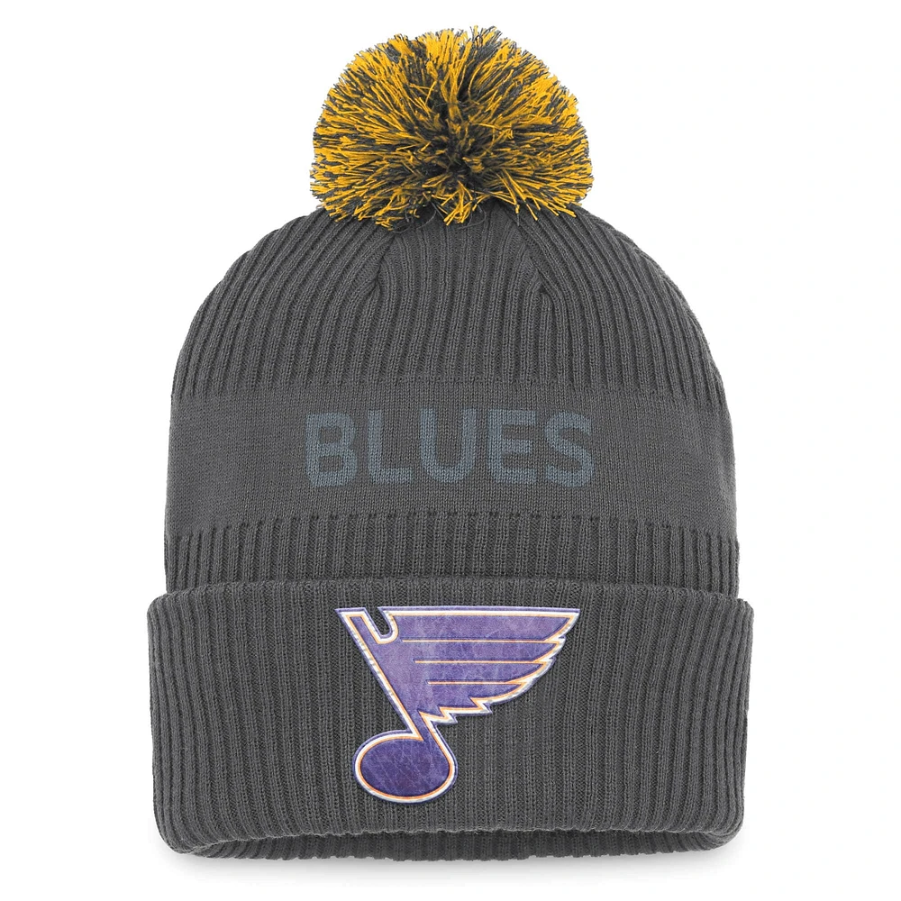 Bonnet en tricot à revers avec pompon Authentic Pro Home Fanatics Charcoal St. Louis Blues pour hommes