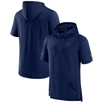 Sweat à capuche manches courtes Fanatics Heather Navy St. Louis Blues Authentic Pro Road Performance pour hommes