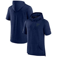 Sweat à capuche manches courtes Fanatics Heather Navy St. Louis Blues Authentic Pro Road Performance pour hommes