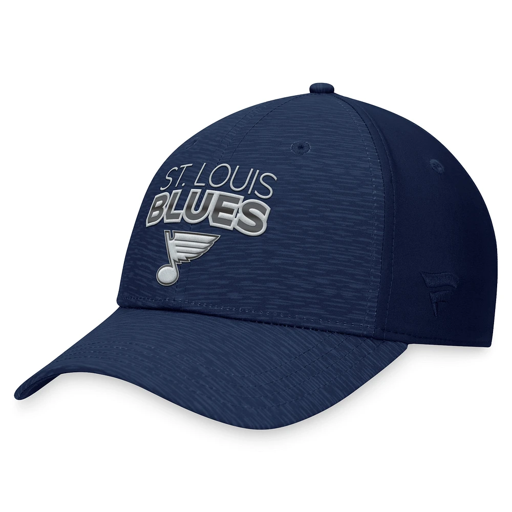 Casquette flexible avec logo Fanatics Navy St. Louis Blues Authentic Pro Road Stack pour hommes