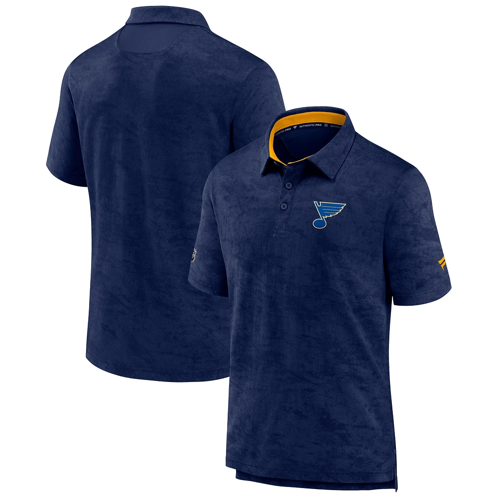 Polo Authentic Pro Rink bleu marine pour homme des Blues de St. Louis