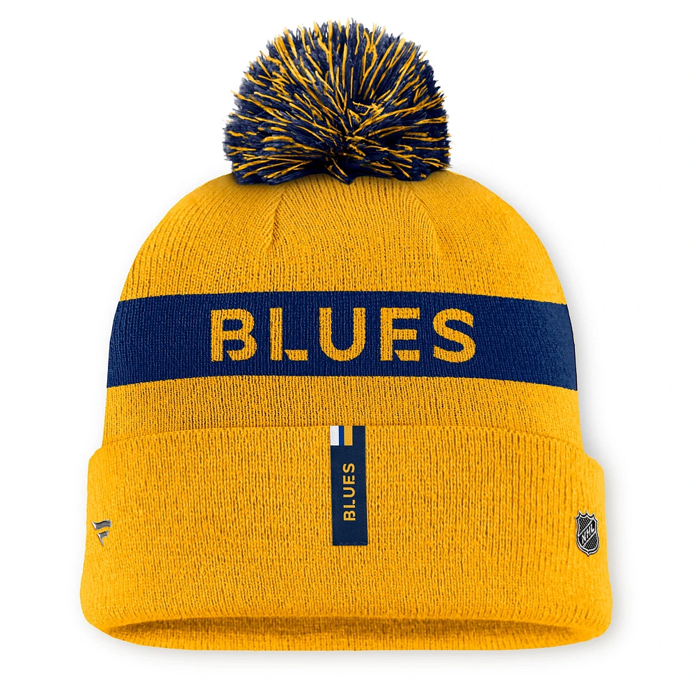 Bonnet en tricot à revers avec pompon Fanatics St. Louis Blues Authentic Pro Rink pour femme, couleur or/bleu marine