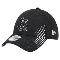 Men's New Era Black St. Louis Cardinals Active Dash Mark 39THIRTY Flex Hat