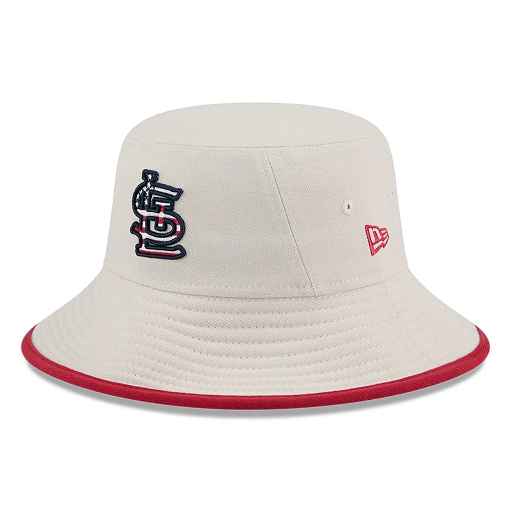 Men's New Era  Khaki St. Louis Cardinals 2024 Fourth of July Bucket Hat