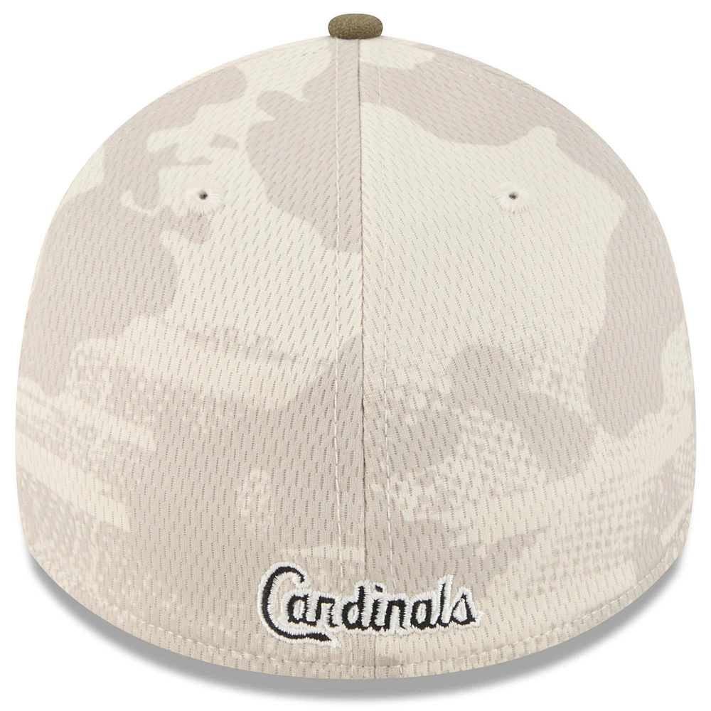 Casquette 39THIRTY Flex pour homme, beige clair/olive, St. Louis Cardinals 2025, Armed Forces Day, New Era