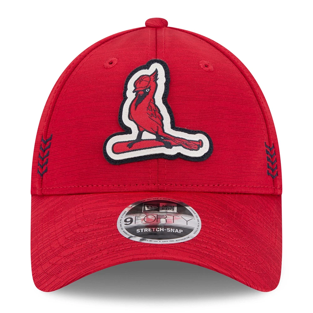 Casquette réglable New Era St. Louis Cardinals 2024 Clubhouse 9FORTY rouge pour homme