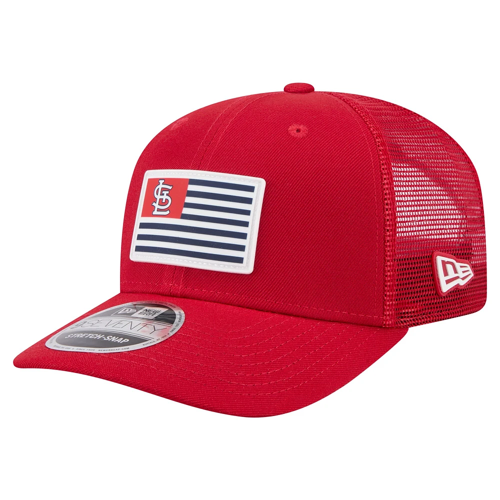 Men's New Era Red St. Louis Cardinals Flag 9SEVENTY Stretch-Snap Hat