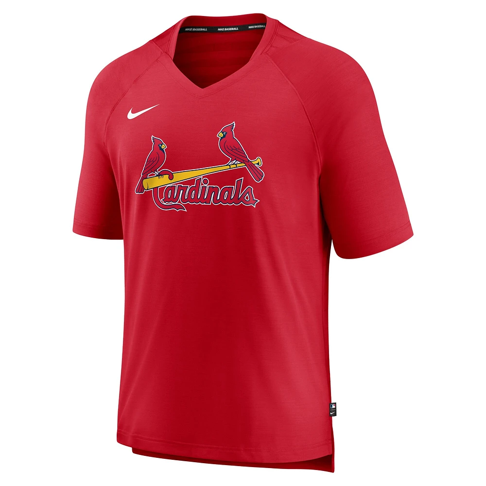 T-shirt à encolure en V raglan Performance d'avant-match Nike Cardinals de St. Louis pour homme rouge