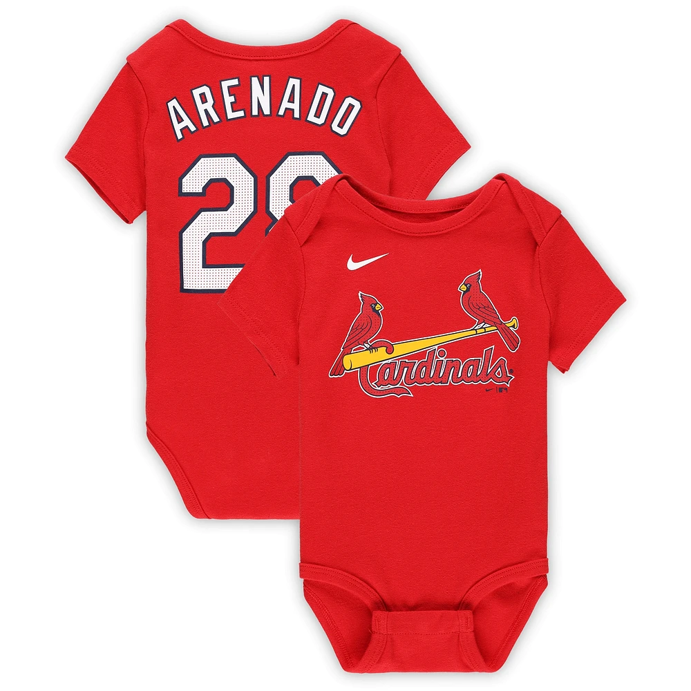 Body Nike Nolan Arenado pour nouveau-né et nourrisson des Cardinals de St. Louis Fuse avec nom numéro rouge