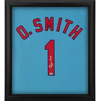 Maillot authentique Mitchell & Ness bleu clair encadré autographié par Ozzie Smith des Cardinals de St. Louis Shadowbox