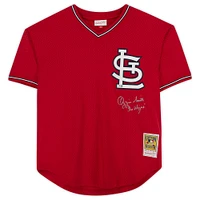 Maillot d'entraînement au bâton rouge autographié par Ozzie Smith des Cardinals de St. Louis avec l'inscription « The Wizard » de Mitchell & Ness - Signé en argent sur le devant