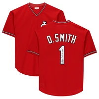 Maillot d'entraînement au bâton dédicacé par Ozzie Smith des Cardinals de St. Louis par Scarlett Mitchell et Ness avec l'inscription « The Wizard »