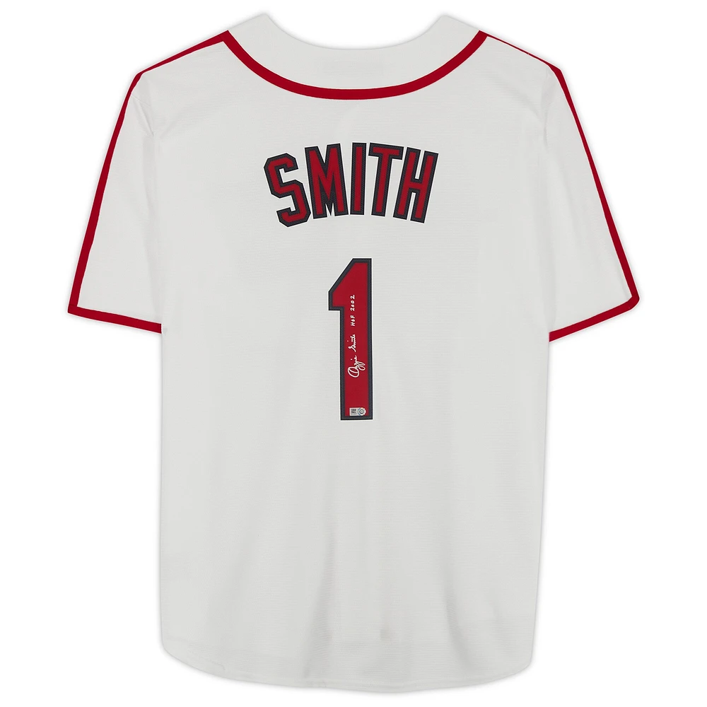 Maillot réplique blanc dédicacé par Ozzie Smith des Cardinals de St. Louis de la collection Nike Cooperstown avec inscription « HOF 2002 »