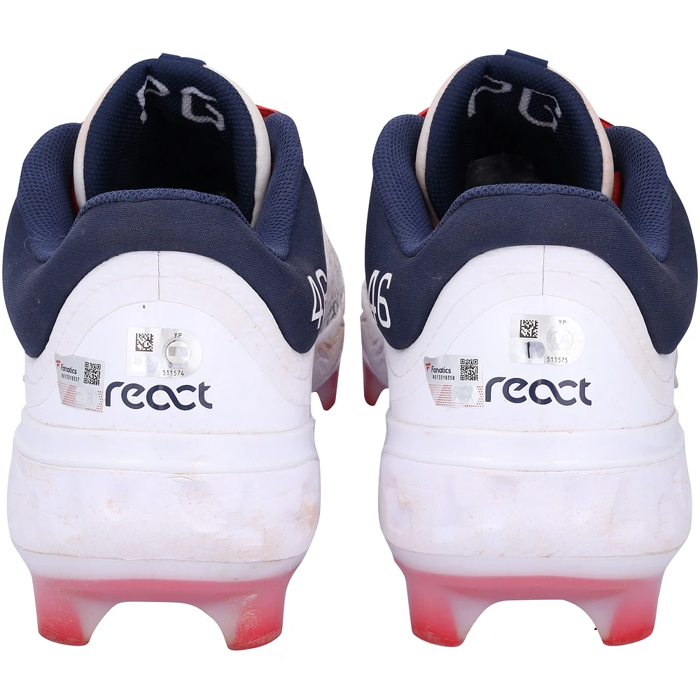 Chaussures à crampons Nike blanches autographiées par Paul Goldschmidt des Cardinals de St. Louis pour la saison 2023 de la MLB - RG13318357-58