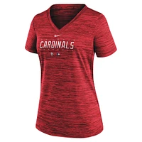 T-shirt à col en V Velocity Practice Performance Nike St. Louis Cardinals Authentic Collection rouge pour femme