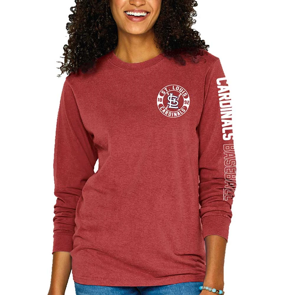 T-shirt à manches longues teint par pigment pour femmes, doux comme un raisin rouge St. Louis Cardinals