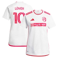 Maillot de joueur réplique adidas Eduard Löwen blanc St. Louis City SC 2024 The Confluence Kit pour femme