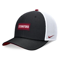 Casquette ajustable Nike Stanford Cardinal 2024 On Field Swoosh Trucker pour homme, noire/blanche