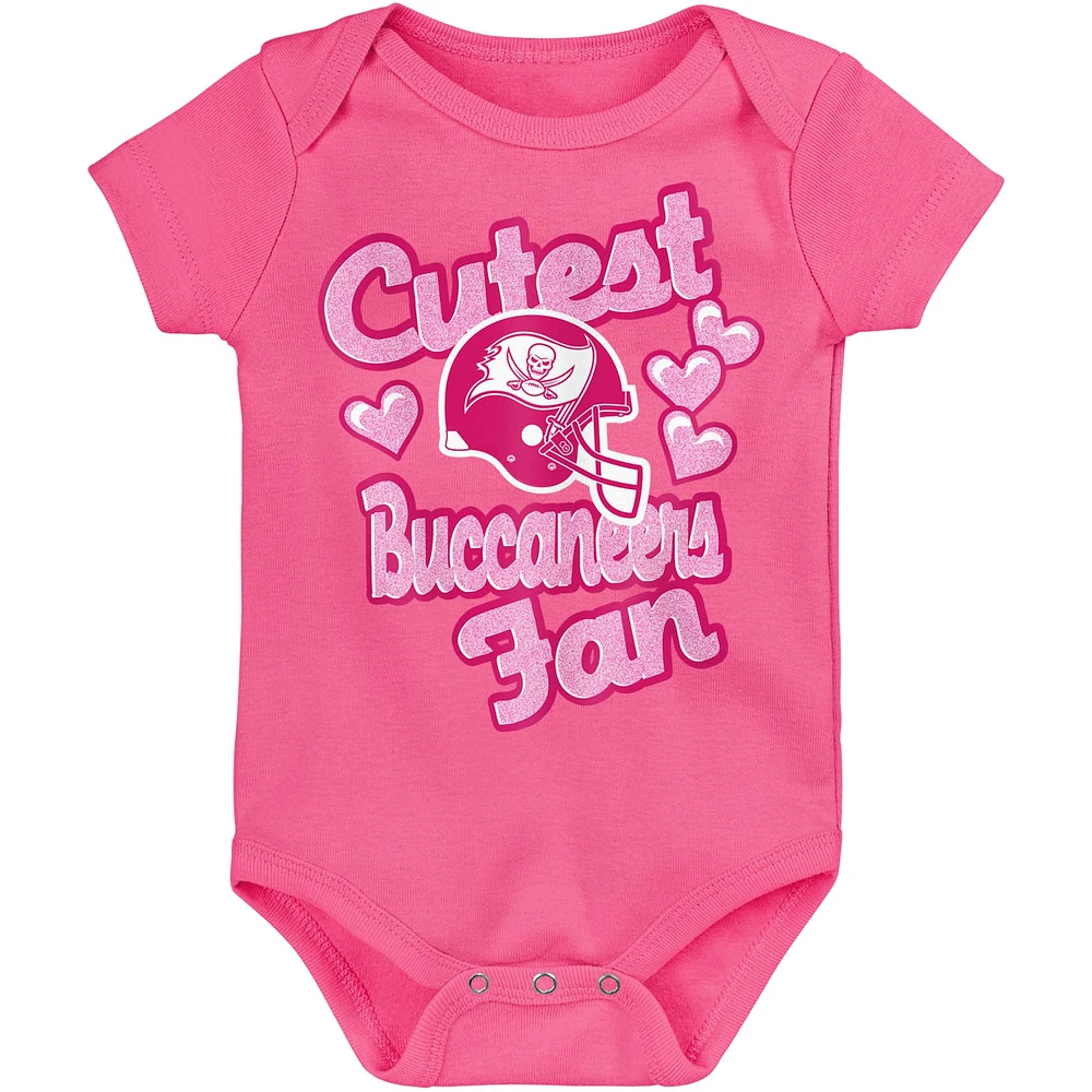 Body rose pour nouveau-né et bébé Tampa Bay Buccaneers Cutest Fan Hearts