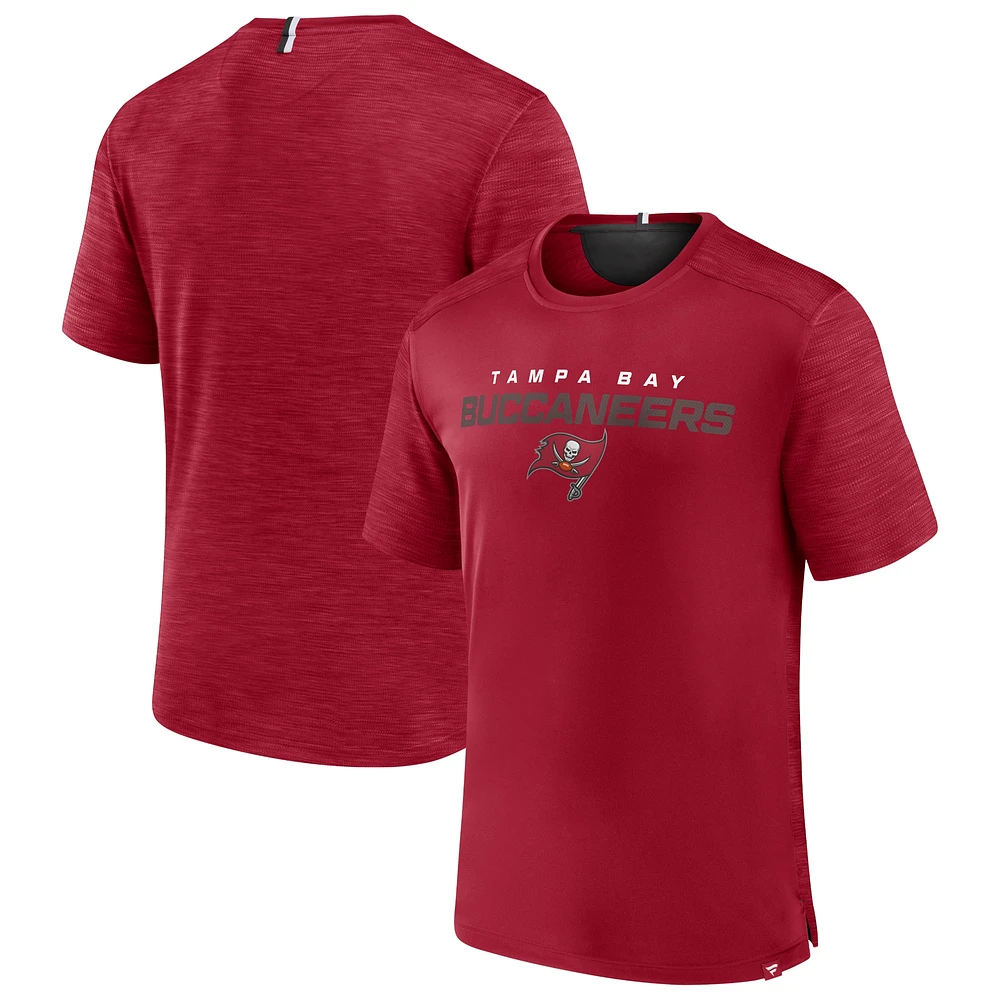 T-shirt rouge Fanatics Tampa Bay Buccaneers Defender Evo pour hommes