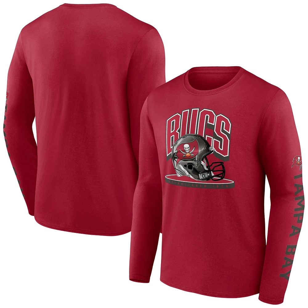 T-shirt à manches longues avec plateforme de casque Tampa Bay Buccaneers Fanatics rouge pour hommes