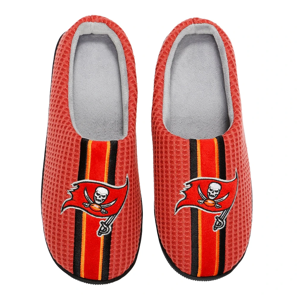 Chaussons à glissière en mousse mémoire de forme FOCO Tampa Bay Buccaneers pour hommes, rouges