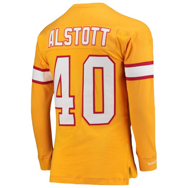 Mitchell & Ness Mike Alstott Orange Tampa Bay Buccaneers 2002 Nom et numéro du joueur retraité T-shirt à manches longues