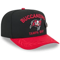 Casquette ajustée New Era 59FIFTY noire/rouge pour homme, Tampa Bay Buccaneers, draft NFL 2025, On Stage