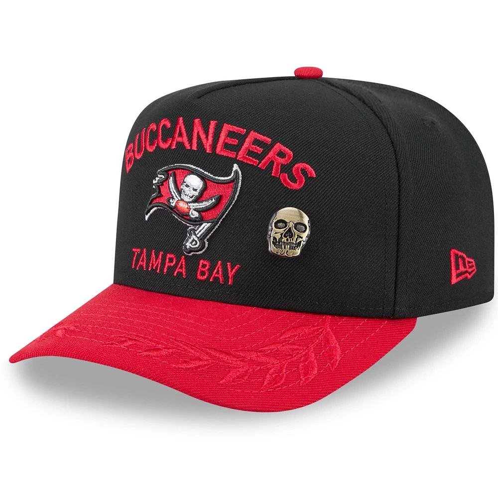 Casquette ajustée New Era 59FIFTY noire/rouge pour homme, Tampa Bay Buccaneers, draft NFL 2025, On Stage