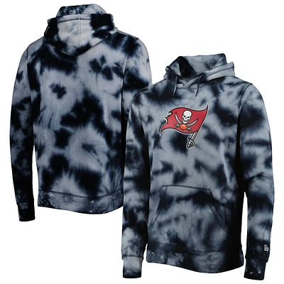 Chandail à capuchon motif tie-dye noir des Tampa Bay Buccaneers New Era pour homme