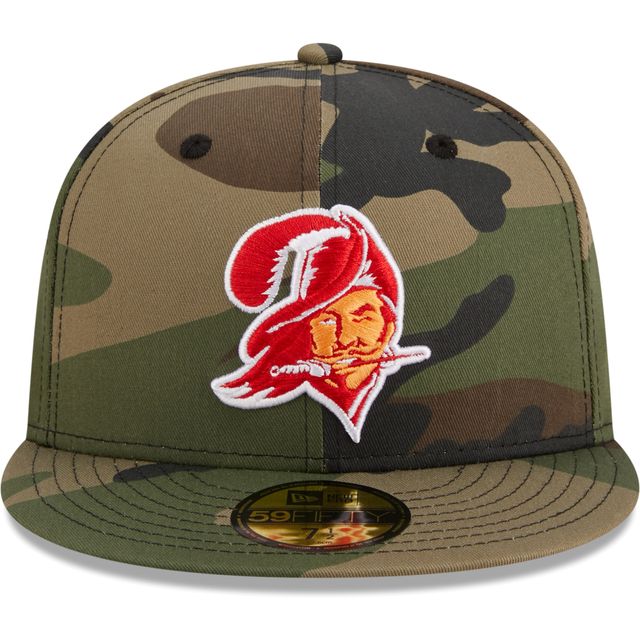 Casquette ajustée New Era Camo Tampa Bay Buccaneers Historic Woodland 59FIFTY pour homme