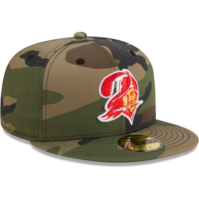 Casquette ajustée New Era Camo Tampa Bay Buccaneers Historic Woodland 59FIFTY pour homme