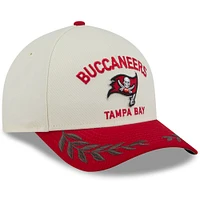 Casquette ajustable New Era 9FORTY A-Frame M-Crown pour homme, crème/rouge, Tampa Bay Buccaneers, draft NFL 2025