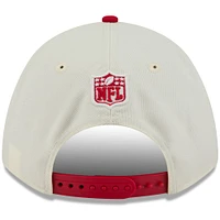 Casquette ajustable New Era 9FORTY A-Frame M-Crown pour homme, crème/rouge, Tampa Bay Buccaneers, draft NFL 2025