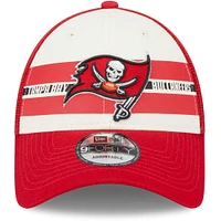 Casquette Snapback 9FORTY Team Stripe Trucker 9FORTY des Tampa Bay Buccaneers New Era pour homme, crème/rouge