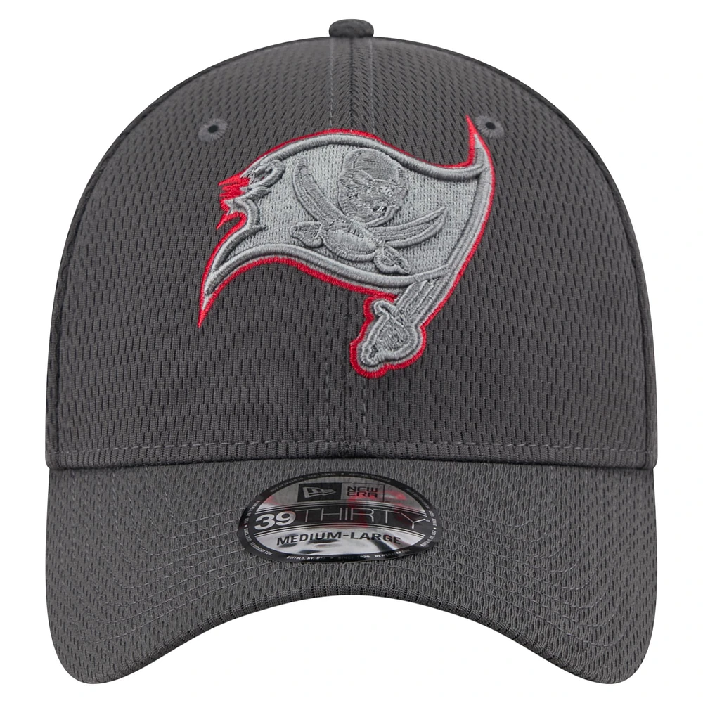 Men's New Era Graphite Tampa Bay Buccaneers  Main 39THIRTY Flex Hat