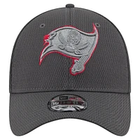 Men's New Era Graphite Tampa Bay Buccaneers  Main 39THIRTY Flex Hat