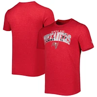 T-shirt rouge chiné Tampa Bay Buccaneers Training Collection New Era pour homme