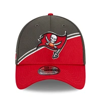 Casquette Flex Line 39THIRTY Sideline des Tampa Bay Buccaneers 2023 New Era pour homme, étain/rouge