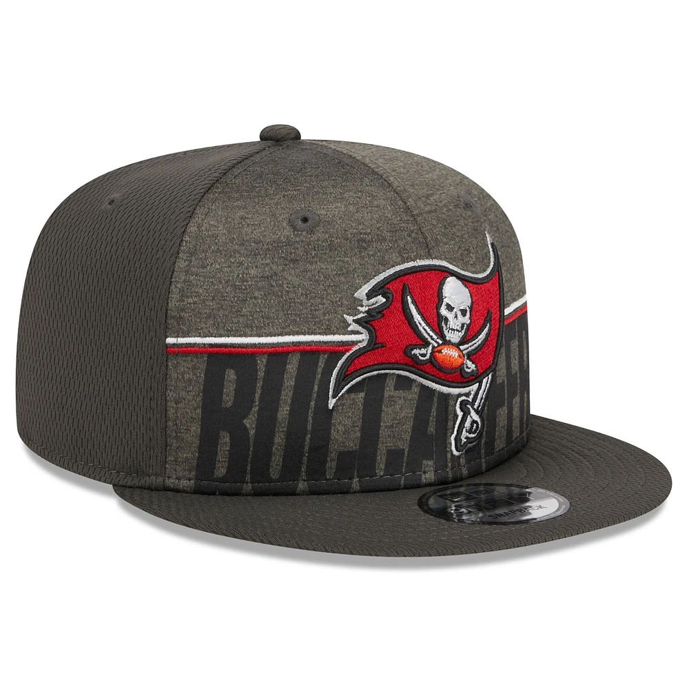 New Era Tampa Bay Buccaneers 2023 NFL Training Camp 9FIFTY Snapback Casquette en étain pour homme