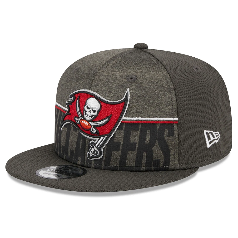 New Era Tampa Bay Buccaneers 2023 NFL Training Camp 9FIFTY Snapback Casquette en étain pour homme