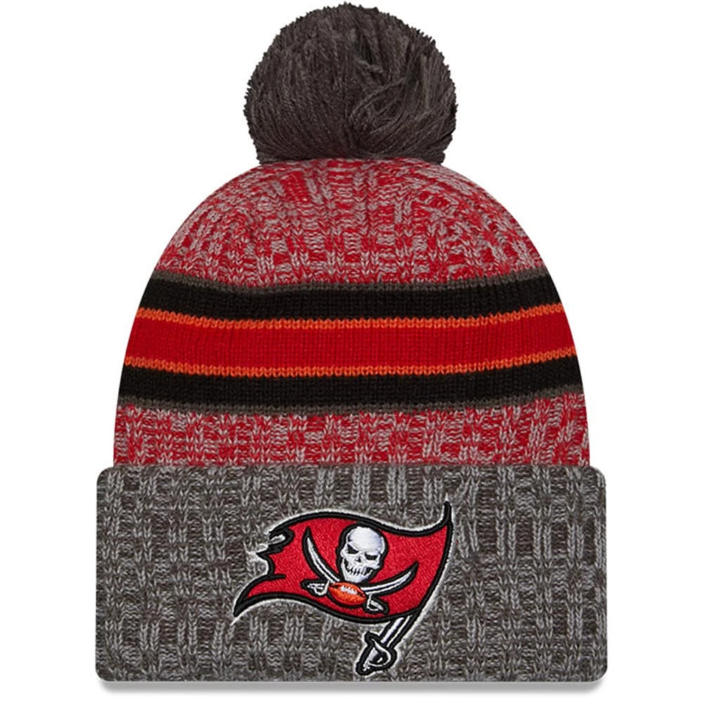 Bonnet en tricot à pompon à revers New Era pour hommes, écarlate/étain, Tampa Bay Buccaneers 2023 Sideline Sport