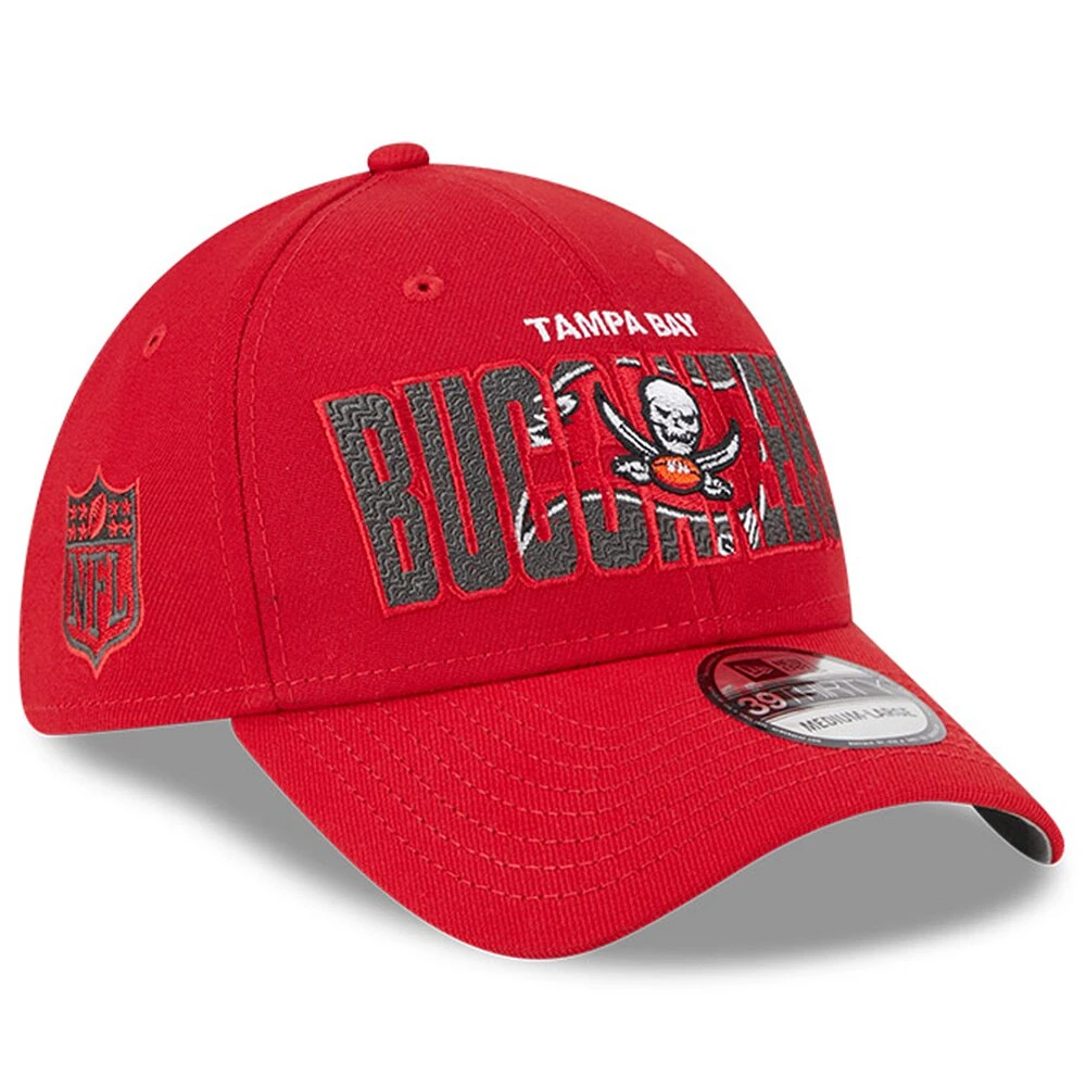 Casquette flex New Era Tampa Bay Buccaneers 2023 NFL Draft 39THIRTY rouge pour homme