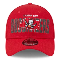 Casquette flex New Era Tampa Bay Buccaneers 2023 NFL Draft 39THIRTY rouge pour homme